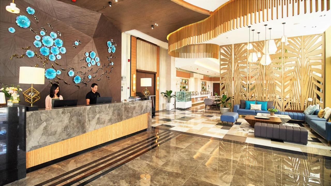 J7 Plaza Hotel Iloilo City Buitenkant foto